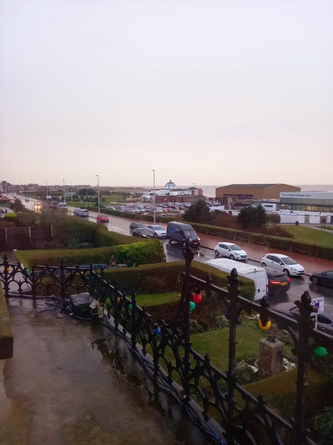 Hotel Savoy Fleetwood Exterior foto